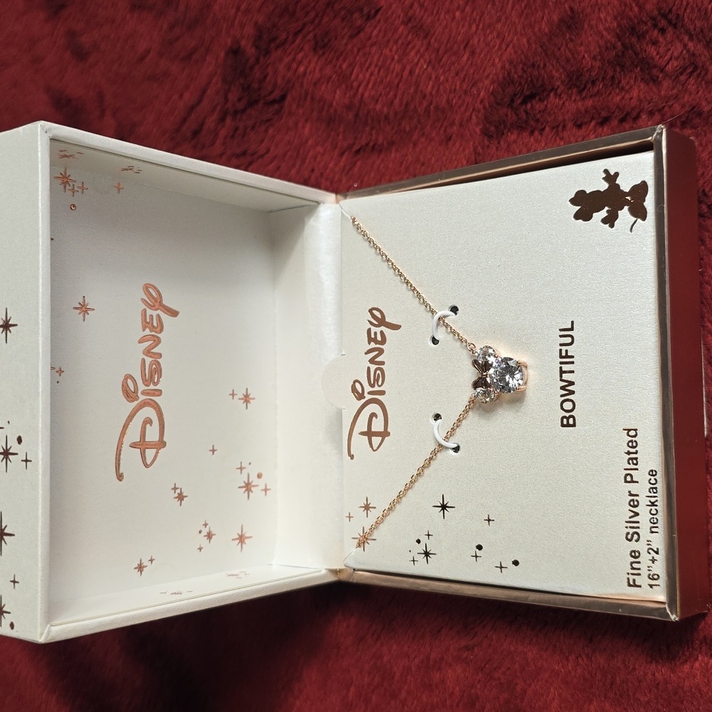 NEW Disney Bowtiful Fine Silver Plated Minnie Mouse Necklace Sparkly 18" Boxed - Picture 9 of 9